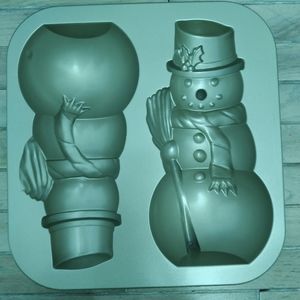 Nordic Ware Snowman cake pan 3 D USA
